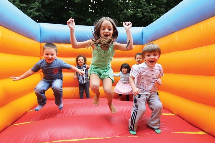 Оглас - Јавно надметање за постављање објеката за дечију забаву на јавној површини