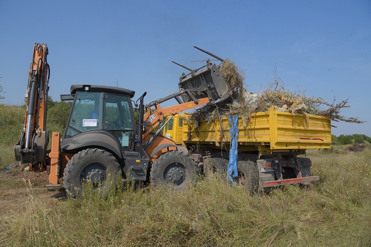 Град Вршац и ЈКП „Други Октобар“ настављају са својим заједничким активностима са саветима месних заједница у вршачким селима на уклањању дивљих депонија
